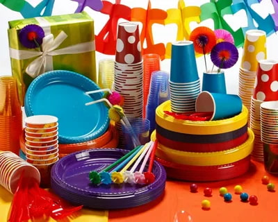 ظروف یکبار مصرف گزینه‌ ای راحت برای مهمانی‌ ها و دورهمی‌ های خانوادگی